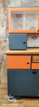 Load image into Gallery viewer, 1241 Buffetschrank Retro - Rauchblau / Orange und Gelb