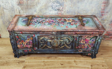 Load image into Gallery viewer, 1264 Sitztruhe / Sitzbank / Truhe "Flower Power"