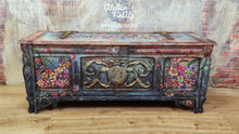 Load image into Gallery viewer, 1264 Sitztruhe / Sitzbank / Truhe "Flower Power"