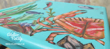 Load image into Gallery viewer, 1258 -Hocker maritim handbemalt - Krabbe
