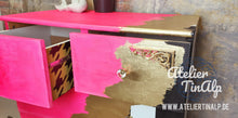 Load image into Gallery viewer, 1253 Sideboard / Kommode Neonpink, Gold mit Streifen