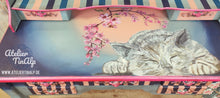 Load image into Gallery viewer, 1259 Schminktisch Katze und Kirschblüten