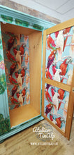 Load image into Gallery viewer, 1263 - farbenfroher Kleiderschrank mit Kolibris (Vogel-Motiv) im tropischen Look