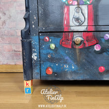 Load image into Gallery viewer, 1274 Kommode Toys Still Live / Spielzeug Stillleben