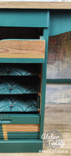 Load image into Gallery viewer, 1271 - Retro Schreibtisch - Mid Century - Grün / Gold / Holz