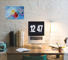 Lade das Bild in den Galerie-Viewer, B014 - Minibild / Ölbild: Quietscheenten Unfall