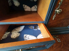 Load image into Gallery viewer, 0704 - Sekretär Butterfly