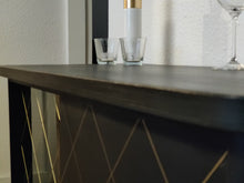 Load image into Gallery viewer, 0910 - Barschrank Schwarz mit Gold
