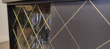 Load image into Gallery viewer, 0910 - Barschrank Schwarz mit Gold