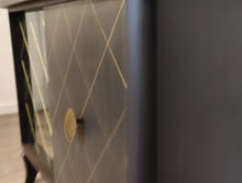 Load image into Gallery viewer, 0910 - Barschrank Schwarz mit Gold