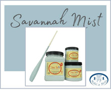 Load image into Gallery viewer, Dixie Belle Kreidefarbe in Savannah Mist (Hellblau mit grauen Untertönen)