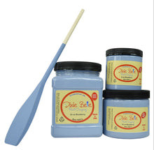 Load image into Gallery viewer, Dixie Belle Kreidefarbe in Blueberry (helles Blau mit einem grauen Unterton)