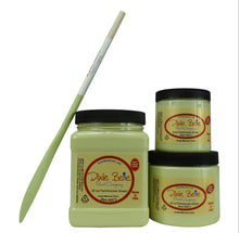 Load image into Gallery viewer, Dixie Belle Kreidefarbe in Farmhouse Green (helles Grün mit gelben Untertönen)