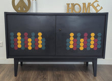 Load image into Gallery viewer, Dixie Belle Kreidefarbe in Colonel Mustard (sattes Senfgelb mit Retro-Vibe)