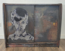 Load image into Gallery viewer, 1010 Retrokommode Streetart