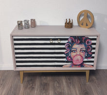 Load image into Gallery viewer, 1011 - Retrokommode "Bubblegum"