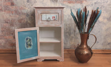 Load image into Gallery viewer, 1076 Beistellschrank Flamingo