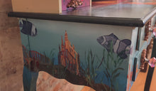 Load image into Gallery viewer, 1067 Schminktisch Meerjungfrau