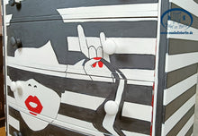 Load image into Gallery viewer, 1139 Kommode "Pop-Art"