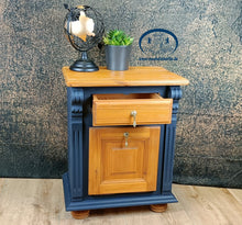 Lade das Bild in den Galerie-Viewer, 1134 - Nachttisch in Holzoptik / Dunkelblau