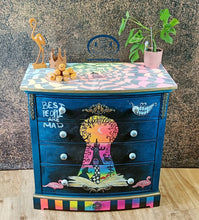 Load image into Gallery viewer, 1145 Große Schubladenkommode