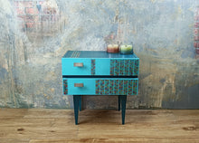 Load image into Gallery viewer, 1184 Nachttisch im Retro Look