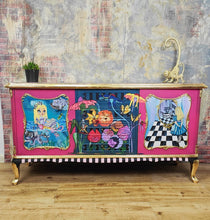 Load image into Gallery viewer, 1208 Kommode handbemalt mit vielen Details