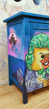 Load image into Gallery viewer, 1226 Sideboard "Comicente" handbemalt mit Quietscheenten und Donuts