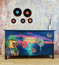 Load image into Gallery viewer, 1226 Sideboard "Comicente" handbemalt mit Quietscheenten und Donuts