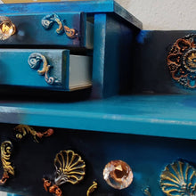 Load image into Gallery viewer, 0912 - königlicher Schminktisch als blauer Hingucker