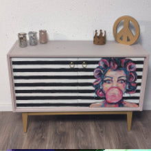 Load image into Gallery viewer, 1011 - Retrokommode "Bubblegum"