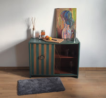 Load image into Gallery viewer, 1017 Barschrank in Waldgrün / Gold / Kommode / Schrank /Sideboard