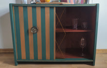 Load image into Gallery viewer, 1017 Barschrank in Waldgrün / Gold / Kommode / Schrank /Sideboard