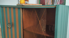 Load image into Gallery viewer, 1017 Barschrank in Waldgrün / Gold / Kommode / Schrank /Sideboard