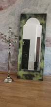 Load image into Gallery viewer, 1048 Antiker Spiegel im rustikalen Look