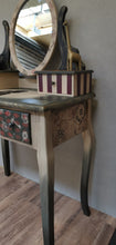 Load image into Gallery viewer, 1072 - Schminktisch