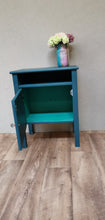Load image into Gallery viewer, 1073 Nachttisch "Pegasus"