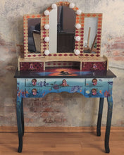 Load image into Gallery viewer, 1067 Schminktisch Meerjungfrau