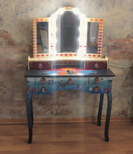 Load image into Gallery viewer, 1067 Schminktisch Meerjungfrau