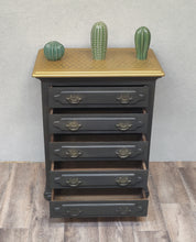 Load image into Gallery viewer, 1078 Kommode klassisch gestaltet in schwarzbraun gold