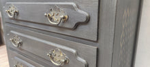 Load image into Gallery viewer, 1078 Kommode klassisch gestaltet in schwarzbraun gold