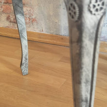 Load image into Gallery viewer, 1081- Stuhl "Steam Punk"