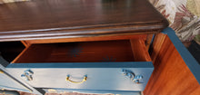 Load image into Gallery viewer, 1092 Chippendale Kommode Blau / Gold