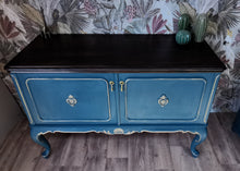 Load image into Gallery viewer, 1092 Chippendale Kommode Blau / Gold