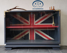 Lade das Bild in den Galerie-Viewer, 1113 Vintagekommode Union Jack