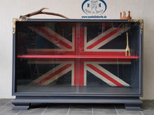 Lade das Bild in den Galerie-Viewer, 1113 Vintagekommode Union Jack