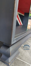 Lade das Bild in den Galerie-Viewer, 1113 Vintagekommode Union Jack