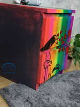 Load image into Gallery viewer, 1104 - Graffiti Neon Nachttisch in Handarbeit