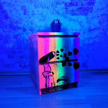 Load image into Gallery viewer, 1104 - Graffiti Neon Nachttisch in Handarbeit