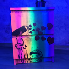 Load image into Gallery viewer, 1104 - Graffiti Neon Nachttisch in Handarbeit